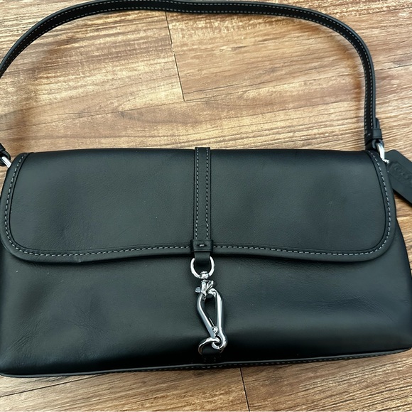 Coach Hamptons Glovetanned Black Shoulder Bag - Picture 3 of 7